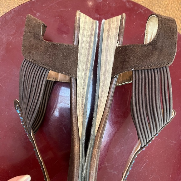 City Classified Brown Suede/Leather Bedazzled thong sandals. Sz 8. 1” heels. - Picture 4 of 5